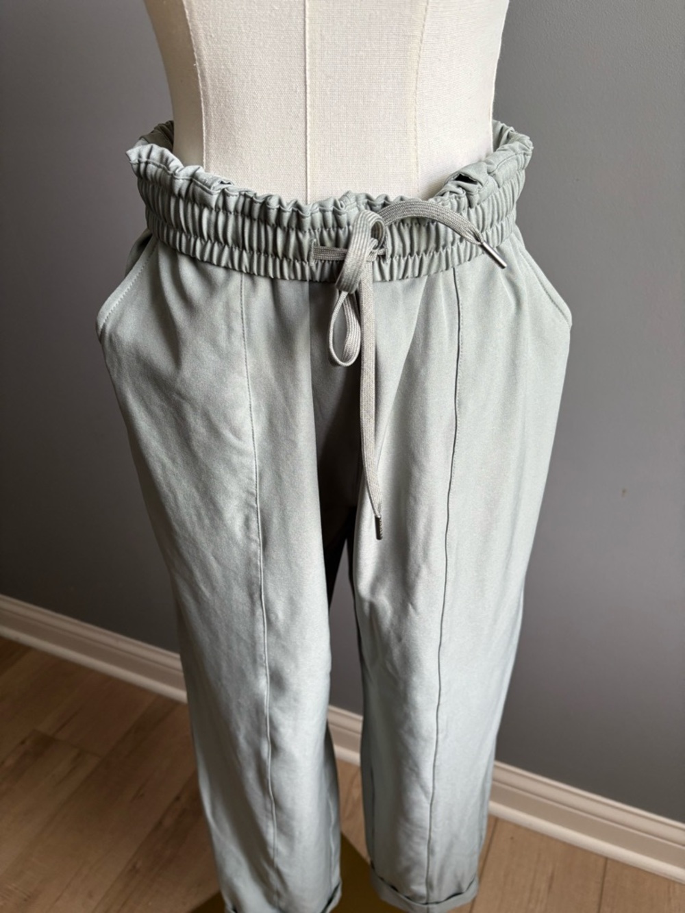 Varley Oakland Turnup Taper Pant 25 - Picture 9 of 12